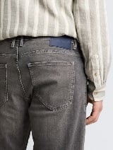 Josh kratke pantalone od teksasa klasičnog kroja - Siva_4857959