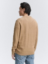 Pleteni pulover s V-izrezom - Smeđa_5248014