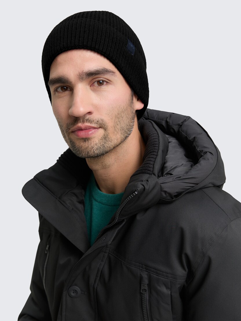 Udobna pletena kapa - Črna_4850465